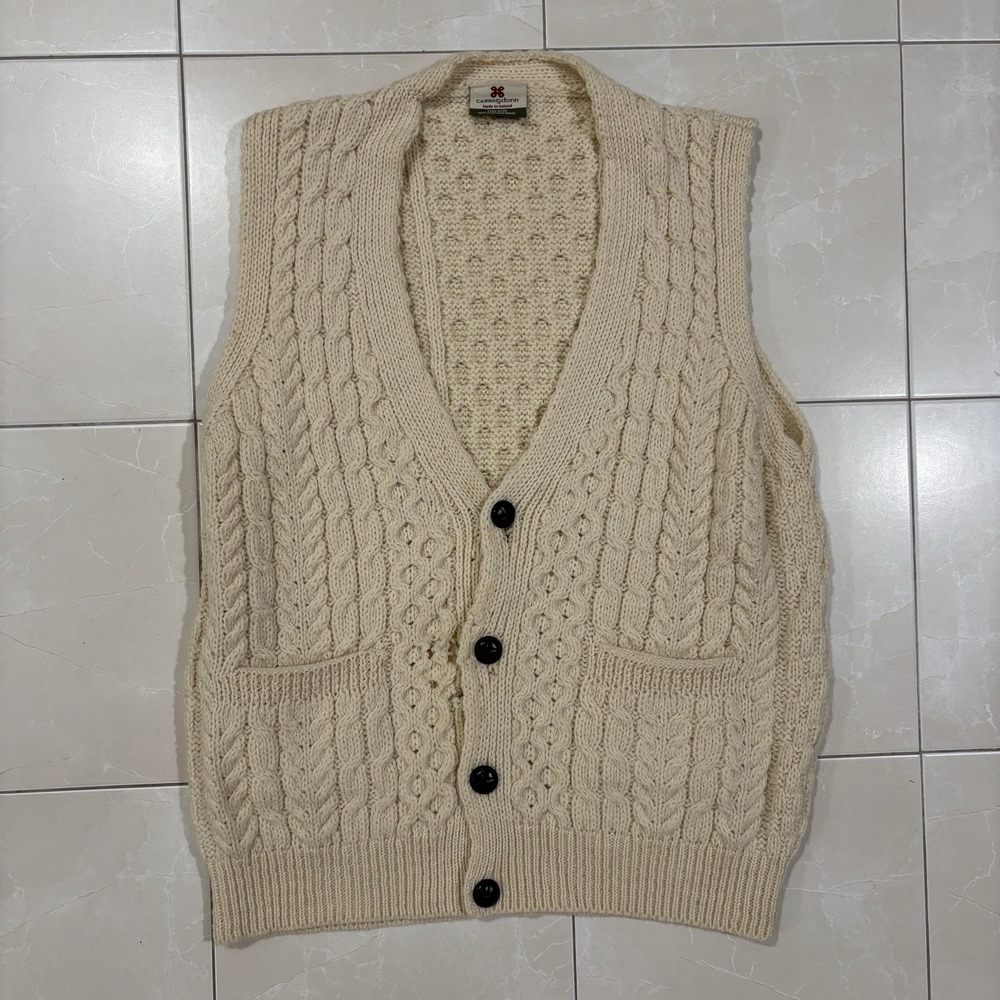Vintage Carraig Donn Wool Cable Knit Sweater Vest Ireland Fisherman Button 90s